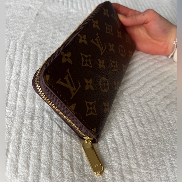 Louis Vuitton Monogram Zippy Wallet Brown Canvas Zip Around